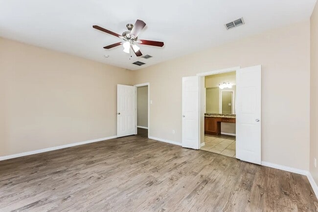 Building Photo - 934 Matagorda Ln