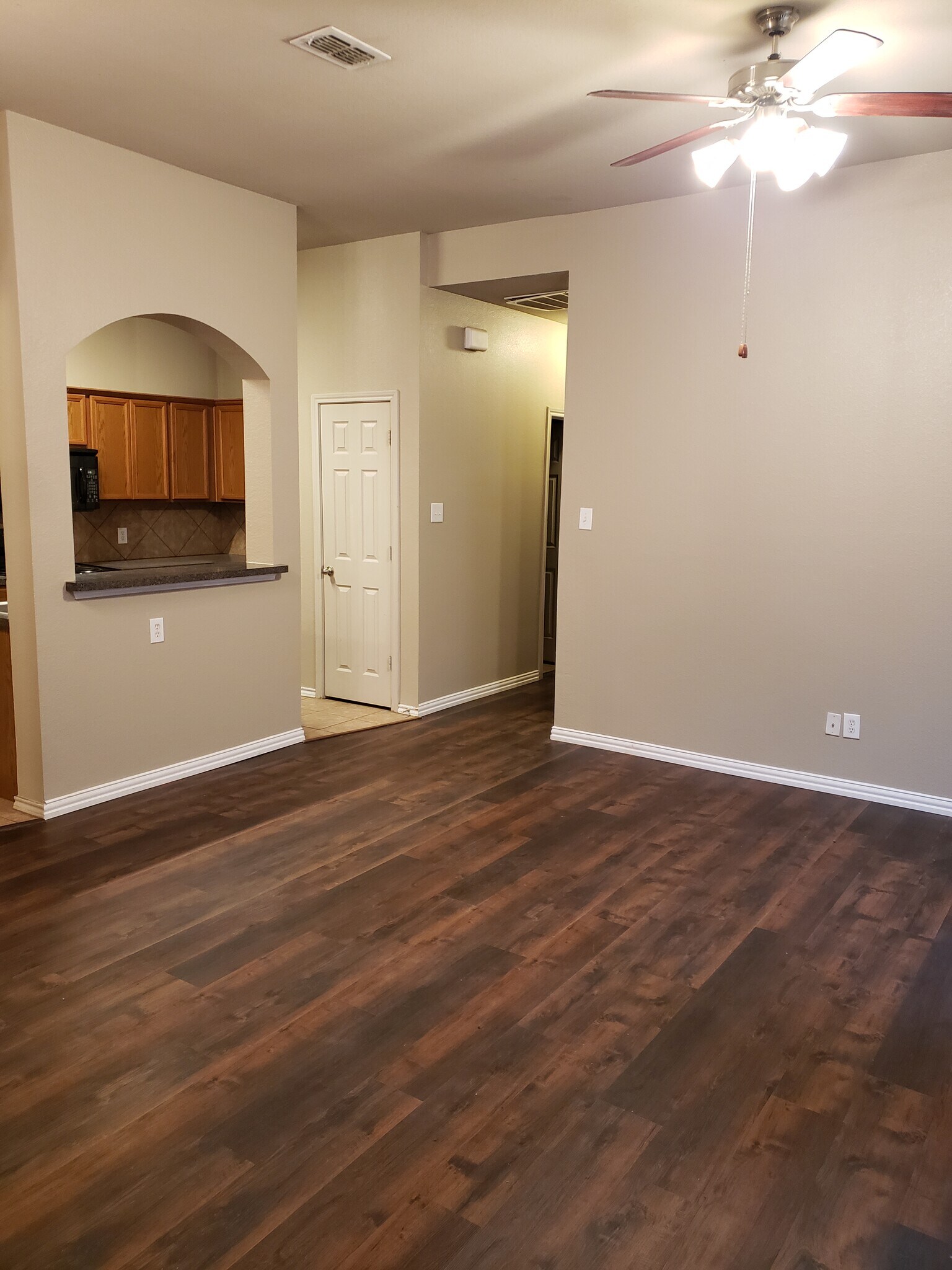 Building Photo - 814 Bur Oak Dr