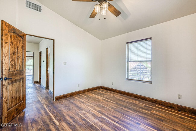 Building Photo - 137 Lanell Dr