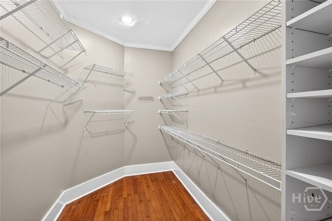 Building Photo - 417 E 49th St