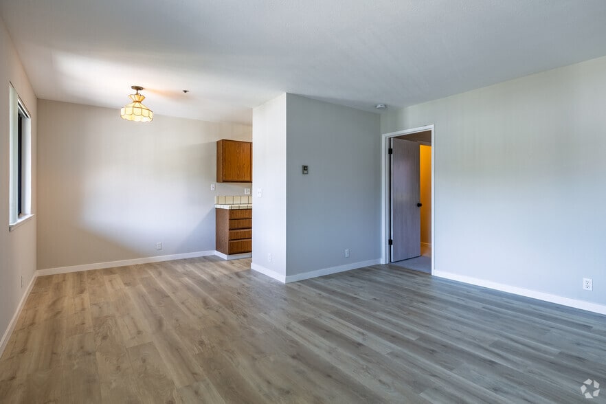 1BR, 1BA - 520SF - Living Room - 362 Alida Way