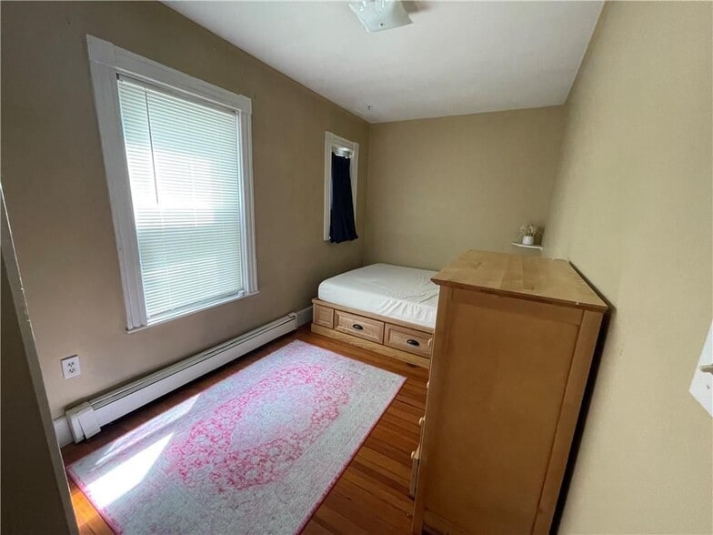 Building Photo - 46 William St