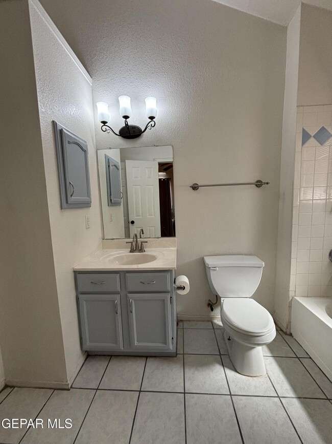 Building Photo - 9128 Lacebark Elm Dr