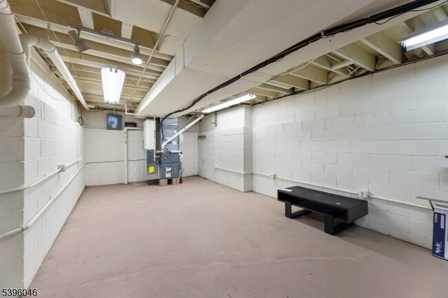 Building Photo - 2 Rider Terrace