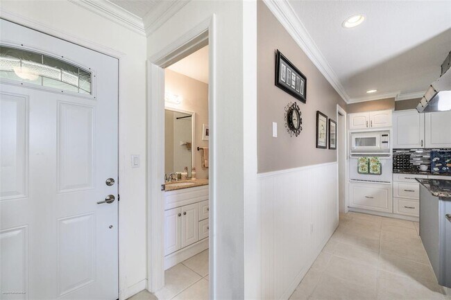 Building Photo - 1477 Park Beach Cir