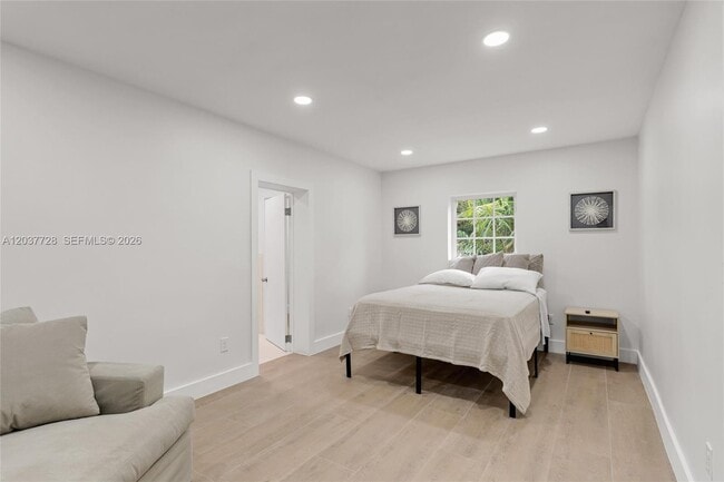 Building Photo - 3325 SW 127th Ave