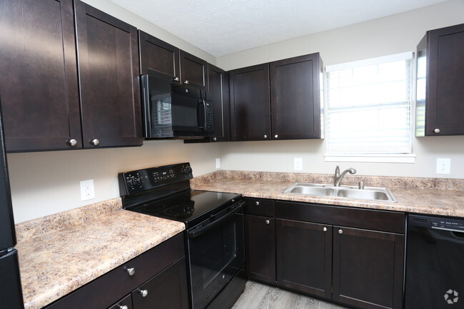 3BR, 2BA - 1,275 SF - Kitchen - Vaughan Village Apartments