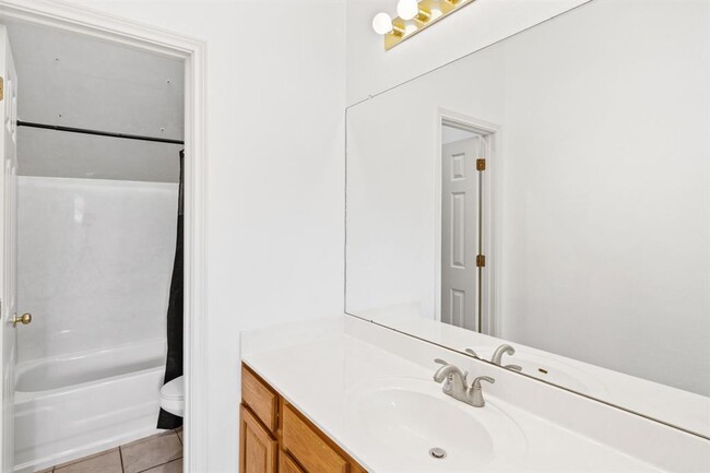 Building Photo - 500 Errol Dr