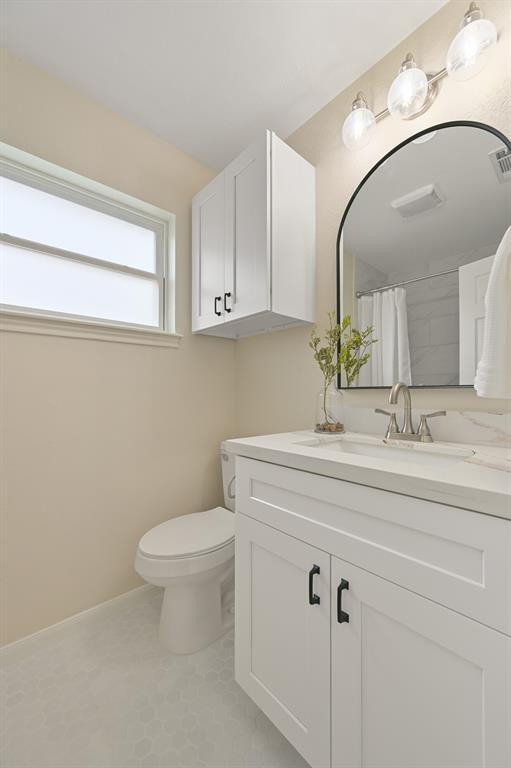 Building Photo - 2511 Blue Willow Dr