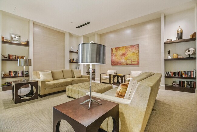 Building Photo - 1431 Riverplace Blvd