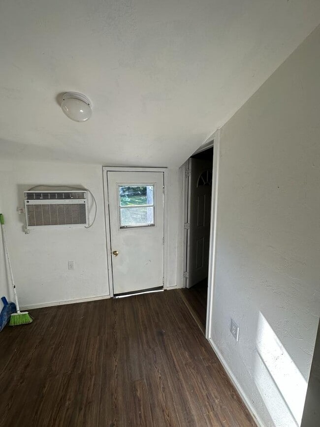 Building Photo - 16590 Gaskin St