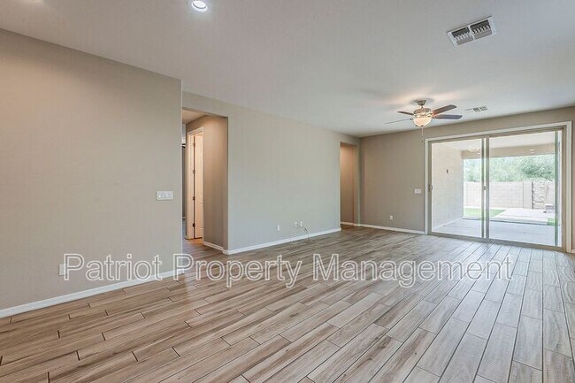 Building Photo - 25930 N Langley Dr