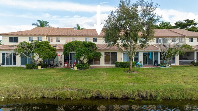 Building Photo - 6810 Via Regina