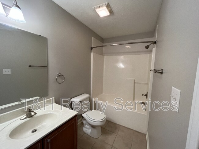 Building Photo - 2029 Ruckle St