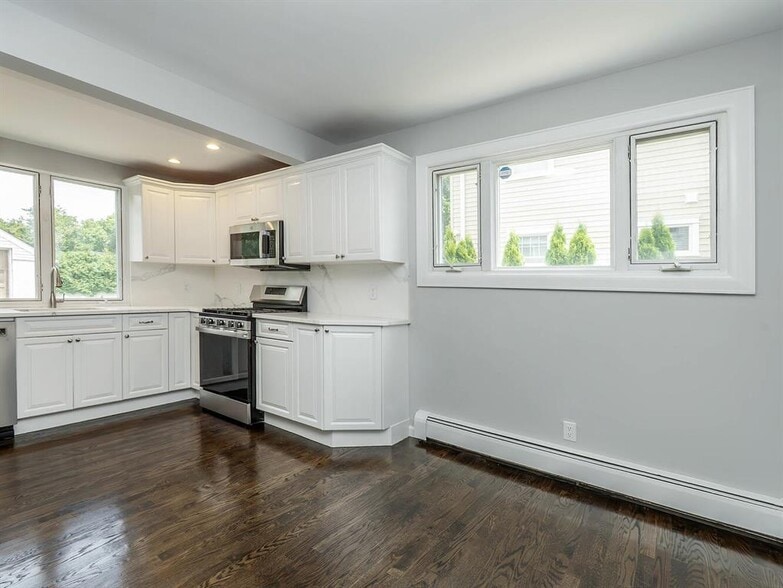 Primary Photo - 33 Avenue B