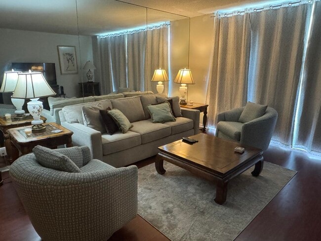 Building Photo - 5440 N Ocean Dr