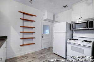 Building Photo - 255 Natalen Ave