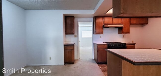 Building Photo - 1865 Plaza del Amo