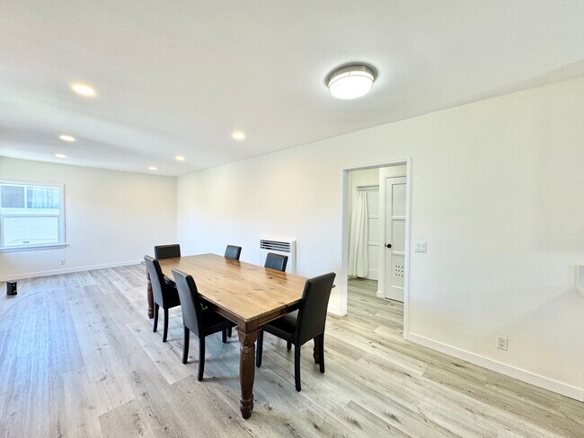 Building Photo - 2013 S Shenandoah St