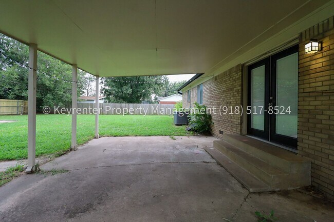 Building Photo - 11621 N 103rd E Ave