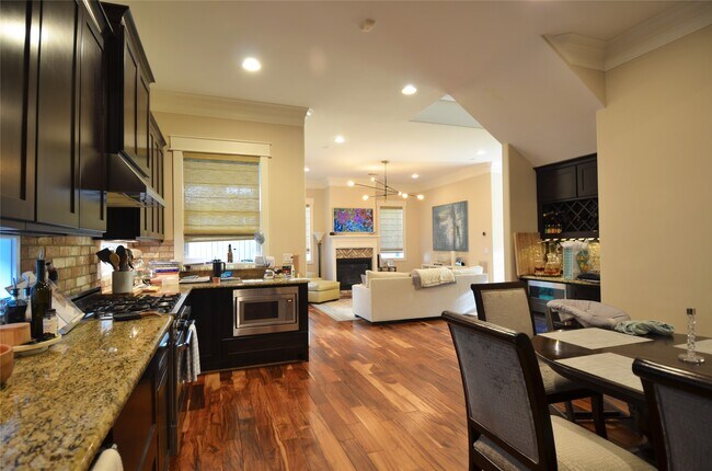 Building Photo - 8610 Ashland Way