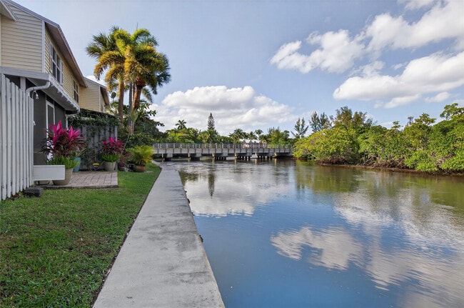 Building Photo - 1921 NE 15th Ave