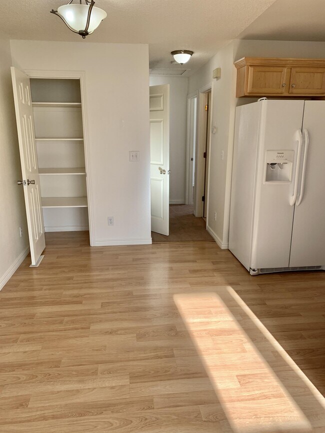 Building Photo - 3895 Kitt Dr