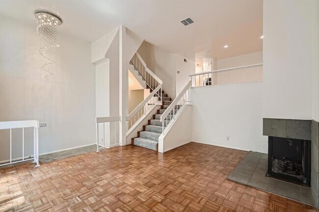 Building Photo - 3253 Caminito Eastbluff