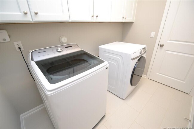 Building Photo - 977 Bristol Bridge Dr