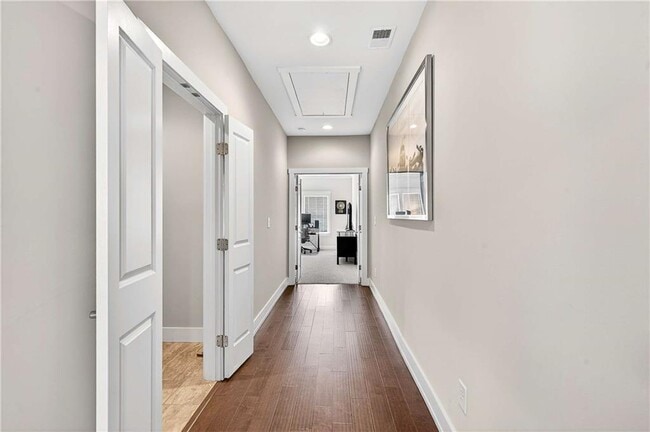 Building Photo - 166 Bellehaven Dr