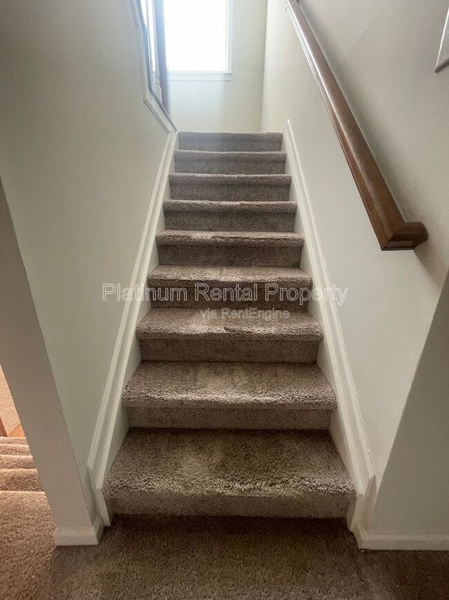 Building Photo - 940 Club Chase Ct