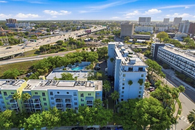 Building Photo - 201 W Laurel St