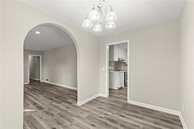 Building Photo - 410 Milton Ave