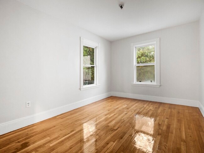 Building Photo - 151 E Mountain Ave