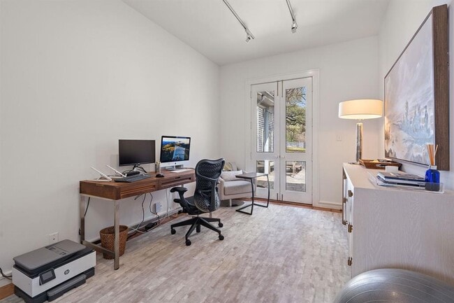 Building Photo - 1600 Forest Trail