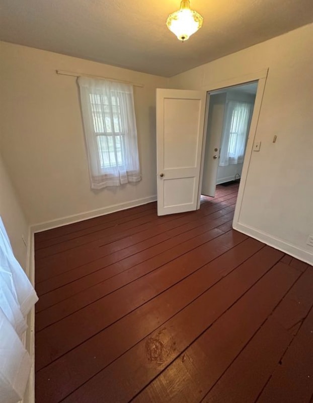 Building Photo - 738 E York Ave