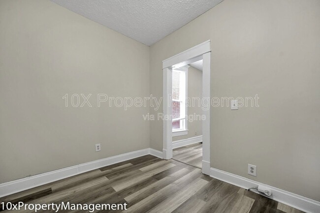 Building Photo - 1127 McAllister Ave