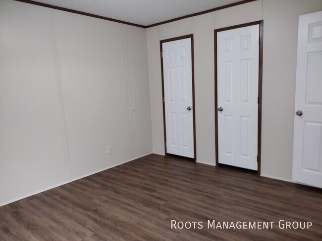 Building Photo - 12700 Colby Lake Rd