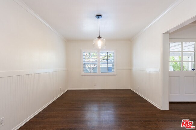 Building Photo - 11350 Albata St