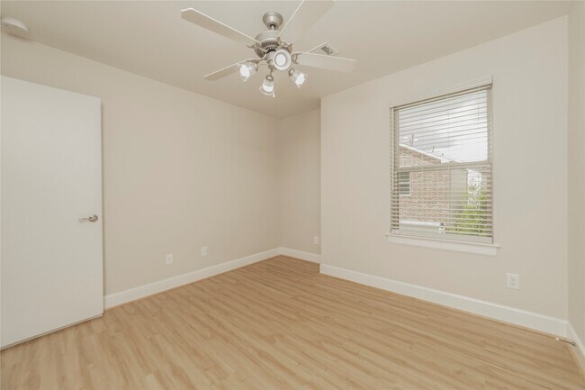Building Photo - 3718 Main Aspen Dr