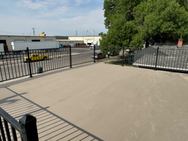 Building Photo - 310 3rd St W