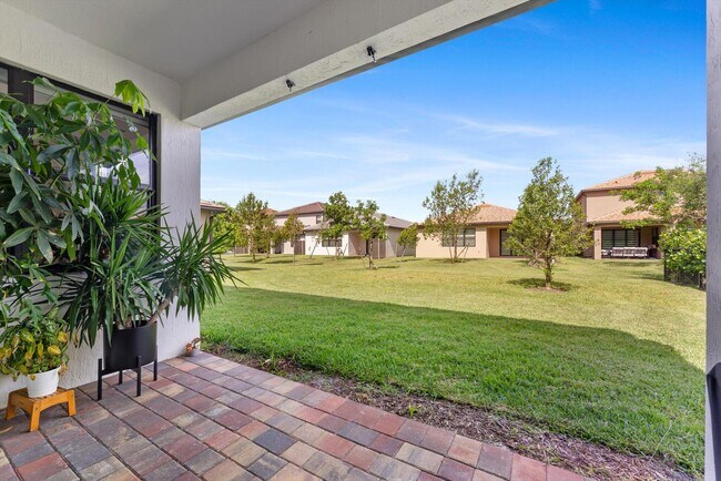 Building Photo - 4757 Roldan Ct