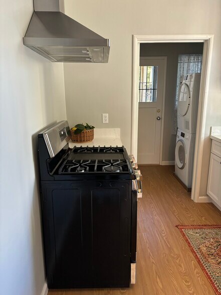 Building Photo - 459 44th St