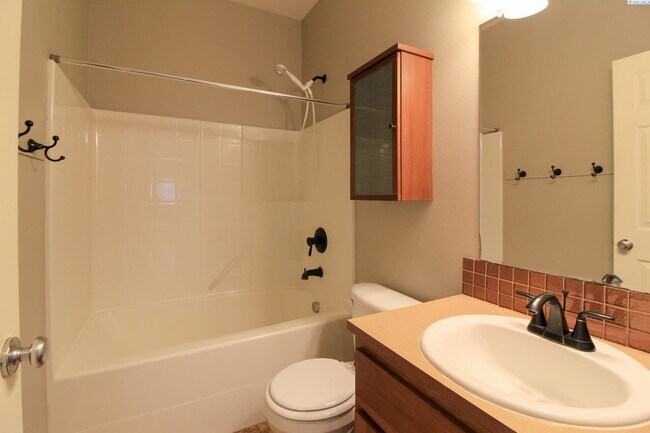 Building Photo - South Kennewick 3 Bed/2 Bath House