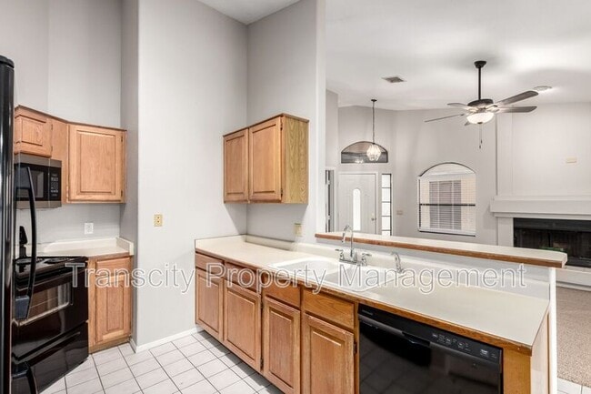 Building Photo - 16042 S 44th Pl