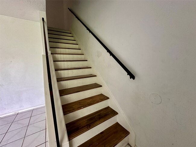 Building Photo - 13517 Castilian Dr