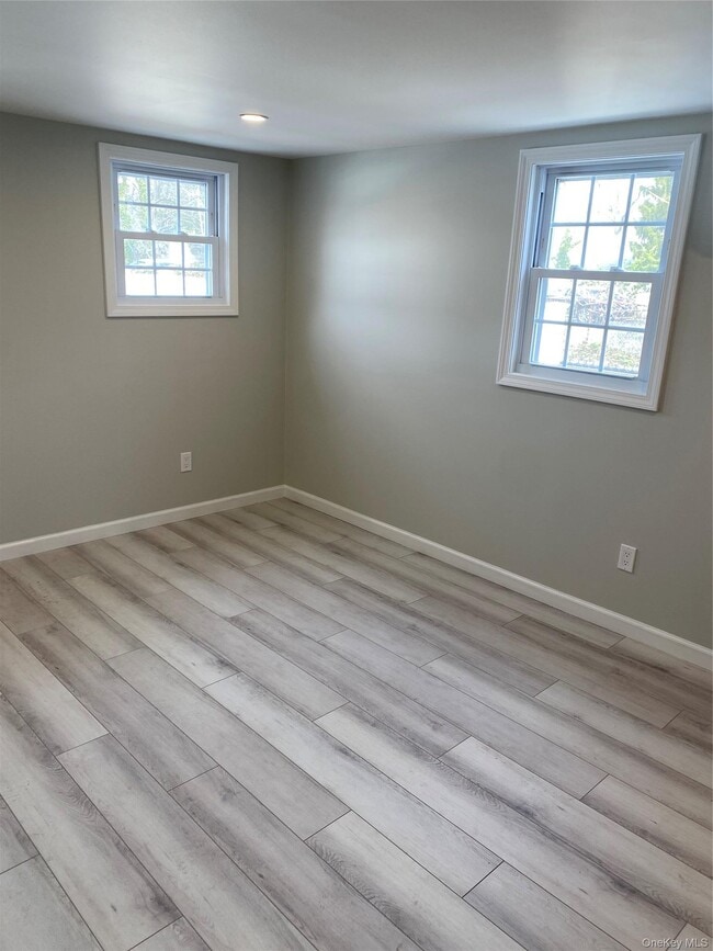 Building Photo - 382 Deer Park Ave