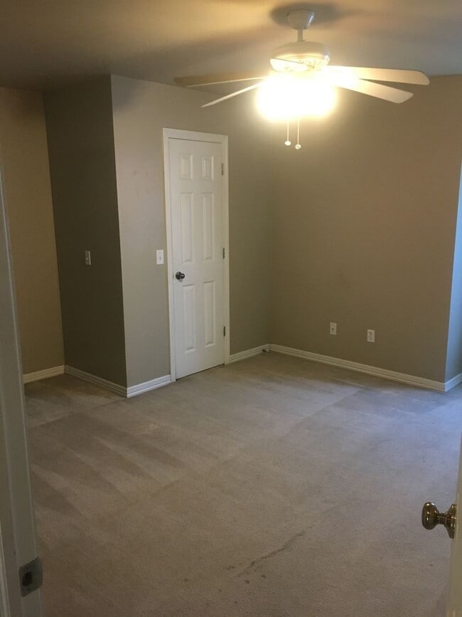 Building Photo - PRE-LEASING Brick 4 Bedroom 2 Bath Home Avail 8/10/26
