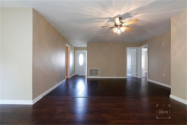 Building Photo - 3216 Avenue I