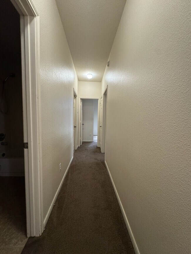 Building Photo - 5738 Ranch Prairie Tr